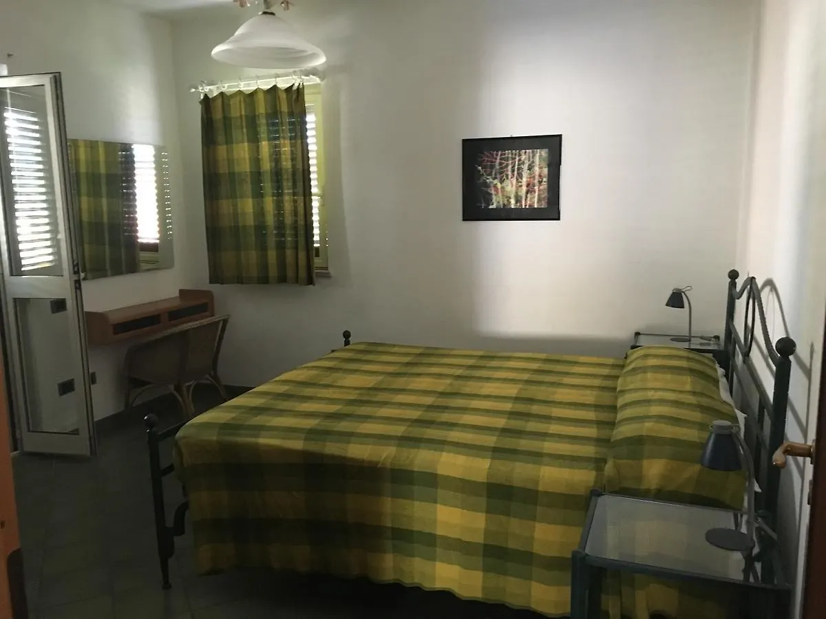 Girasole Sul Mare ,New Kitchen With Wash Disher , Air Conditioning, Garage Moto, 200 M From Centre, 300 M From Beach ,Wifi, Santa Teresa Gallura Lejlighed