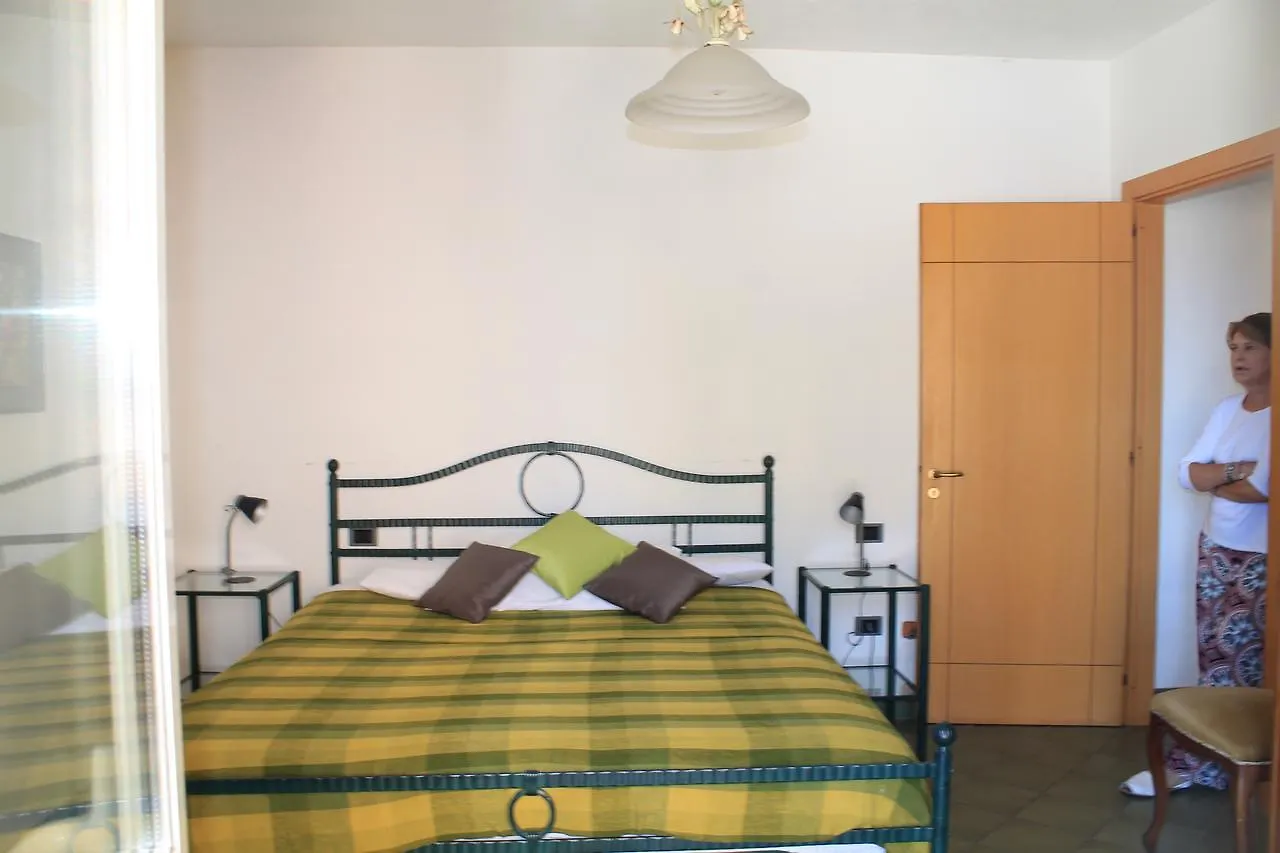 Lejlighed Girasole Sul Mare ,New Kitchen With Wash Disher , Air Conditioning, Garage Moto, 200 M From Centre, 300 M From Beach ,Wifi, Santa Teresa Gallura